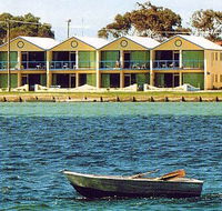 Cetacea Luxury Apartments - QLD Tourism
