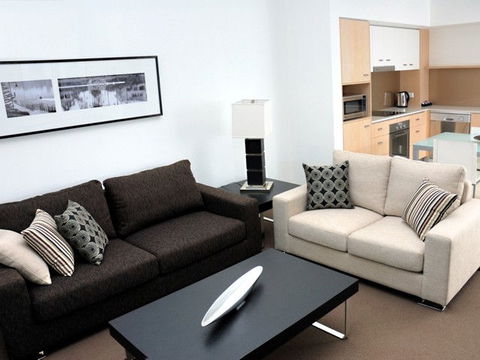 Chancellor Executive Apartments - Queensland Tourism 1