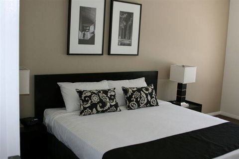 Chancellor Executive Apartments - Queensland Tourism 4