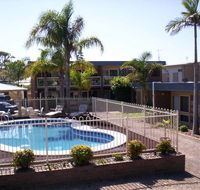 Chapman Court Holiday Units - QLD Tourism