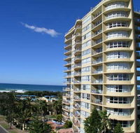 Chateau Royale Beach Resort - Queensland Tourism