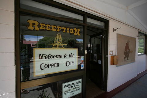 Copper City Motel - QLD Tourism 0