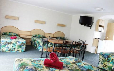 Colonial Court Motor Inn - QLD Tourism 2