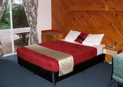 Comfort Inn Bert Hinkler - QLD Tourism 0
