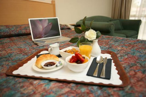 Comfort Inn Blue Lagoon - QLD Tourism 1