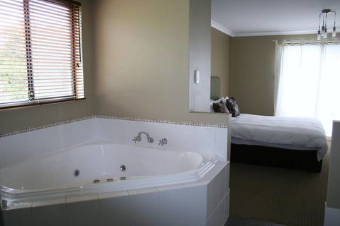 Cosy Corner Beach Cottages - QLD Tourism 1
