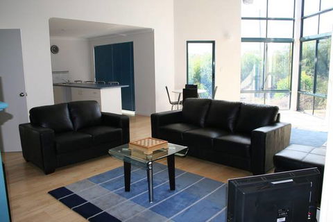 Cosy Corner Beach Cottages - QLD Tourism 0