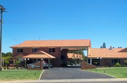 Cotswold Motor Inn - QLD Tourism 0