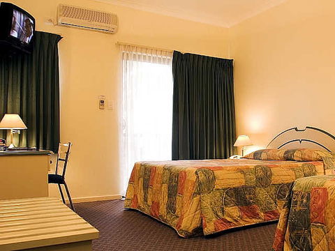 Country Comfort Inter City Hotel & Apartments - QLD Tourism 1