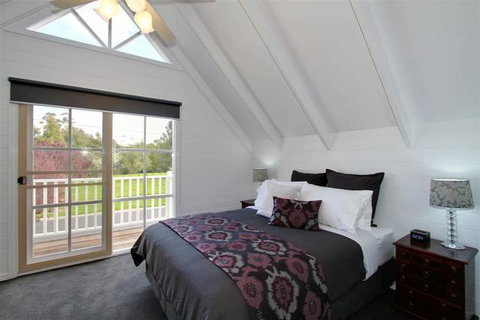 Creek Cottage Bed & Breakfast - Queensland Tourism 0