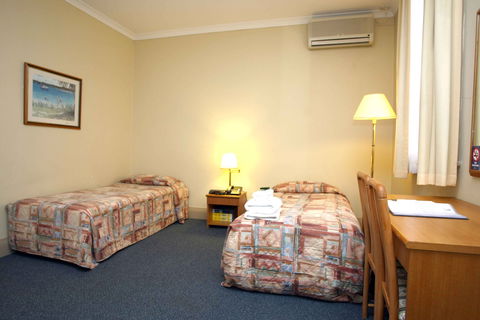 Criterion Hotel Perth - Queensland Tourism 3