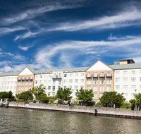 Crowne Plaza Newcastle - Queensland Tourism