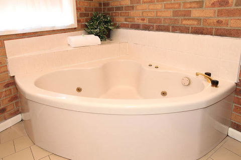 Dandenong Motel - QLD Tourism 2