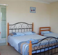 Beale's BedFish  Breakfast - QLD Tourism