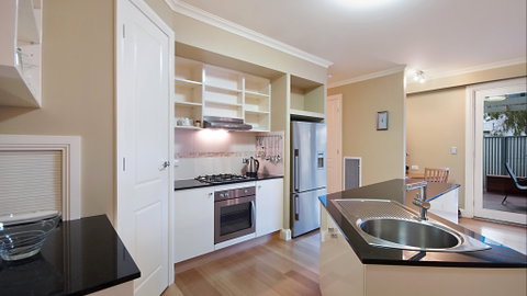 Mt Gambier Apartments - Queensland Tourism 0