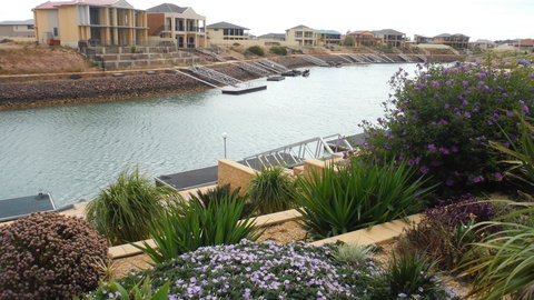 Happy Gilmore - Queensland Tourism 0