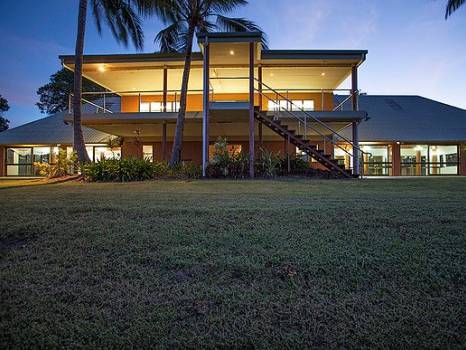 Queensland Tourism & Hospitality Brokers - QLD Tourism 4