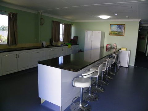 Micks Accommodation Club - Queensland Tourism 1