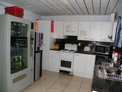 Micks Accommodation Club - Queensland Tourism 2