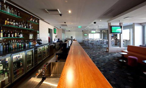 The Avenues Tavern - Queensland Tourism 3