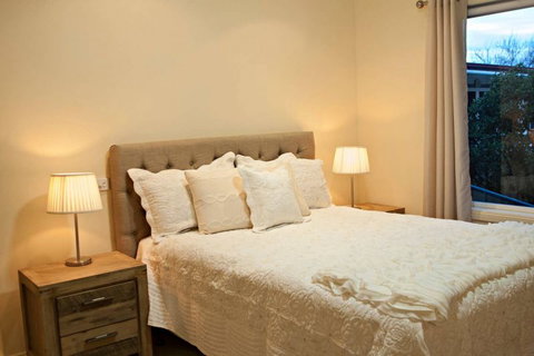 Rosies Cottage - QLD Tourism 11