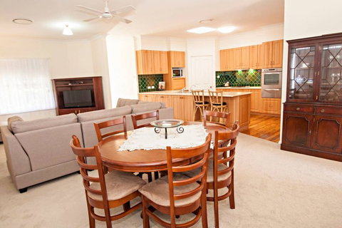 Rosies Cottage - QLD Tourism 7