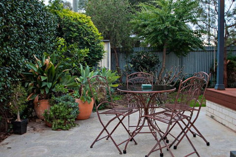 Rosies Cottage - QLD Tourism 8