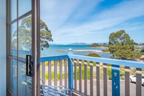 AMOS HOUSE & SWANSEA VILLAS - Queensland Tourism 4