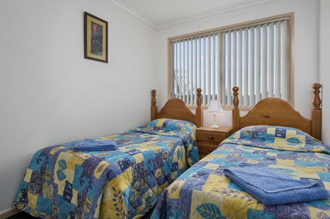 AMOS HOUSE & SWANSEA VILLAS - Queensland Tourism 3