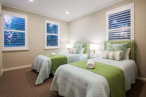 Azure Holiday House - QLD Tourism 15