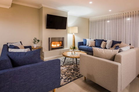 Azure Holiday House - QLD Tourism 19