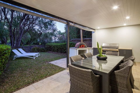 Azure Holiday House - QLD Tourism 10