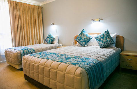 Gosford Palm Motor Inn  - QLD Tourism 1