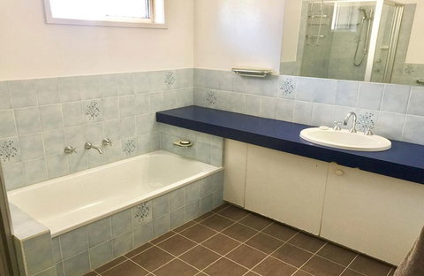 Gosford Palm Motor Inn  - QLD Tourism 6