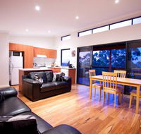 Karrak Reach Forest Retreat - Queensland Tourism