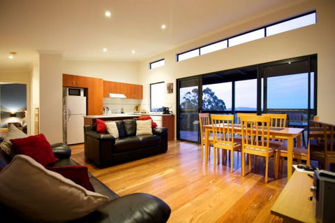 Karrak Reach Forest Retreat - QLD Tourism 0