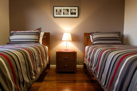 Karrak Reach Forest Retreat - QLD Tourism 3