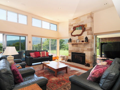 Bottlebrush Lodge - QLD Tourism 0