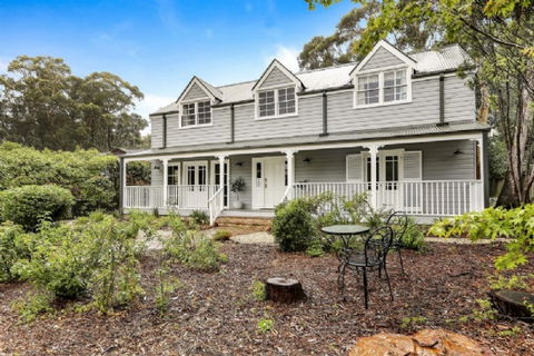 Lavender Manor And Majestic - QLD Tourism 10