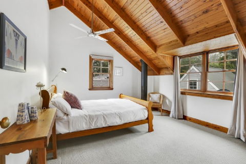 Lavender Manor And Majestic - QLD Tourism 4