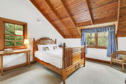 Lavender Manor And Majestic - QLD Tourism 6