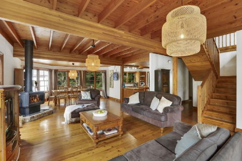 Lavender Manor And Majestic - QLD Tourism 9