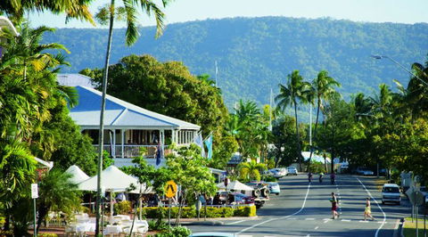 Macrossan House Boutique Holiday Apartments - QLD Tourism 1