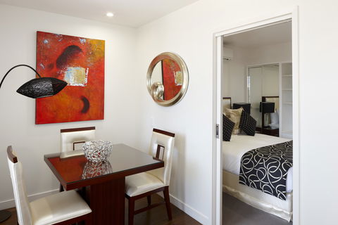 Docklands Apartments Grand Mercure - QLD Tourism 3