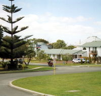 Dolphin Lodge - QLD Tourism