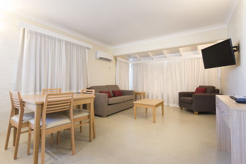 Don Pancho Beach Resort - QLD Tourism 1