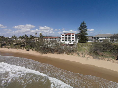 Don Pancho Beach Resort - QLD Tourism 9