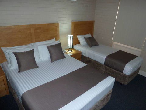 Dongara Hotel Motel - QLD Tourism 0