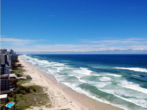 Dorchester On The Beach - QLD Tourism 4