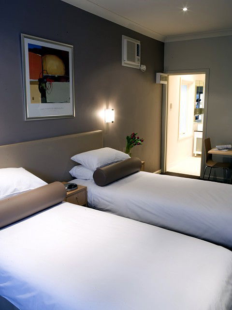 Easystay @ Acland St - Queensland Tourism 3